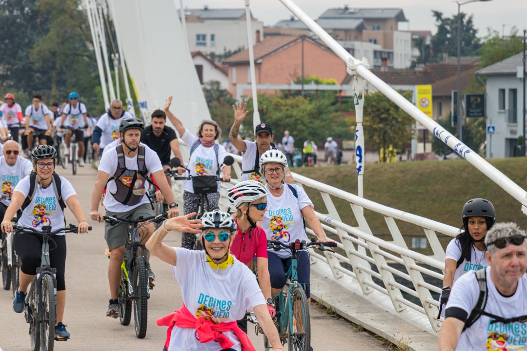Le peloton sur la passerelle