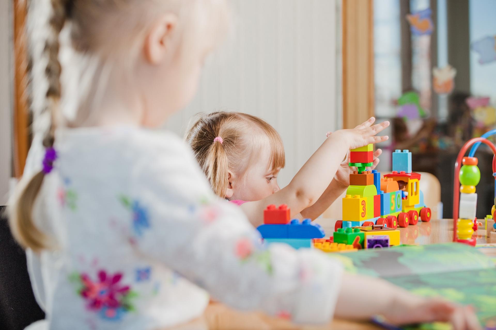 Enfants qui jouent